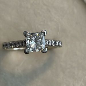 Natural Diamond Engagement Ring